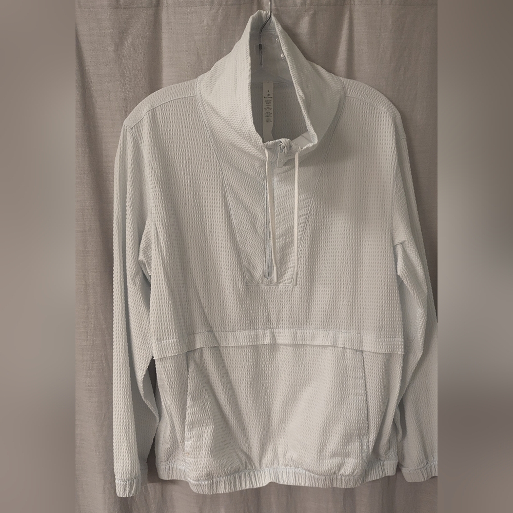 Lululemon Pack Light Pullover in Almost Blue Size 8